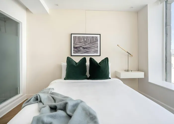 Sonder By Marriott Bonvoy La Galerie Hotel Montreal